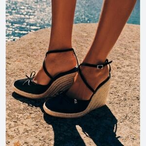 🆕️ Zara Satin Strappy Wedges